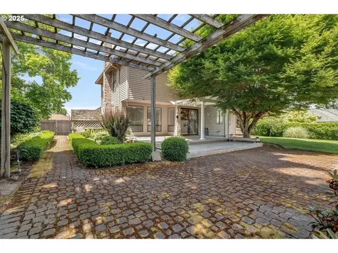 1610 NE Greensword Drive Hillsboro OR 97124