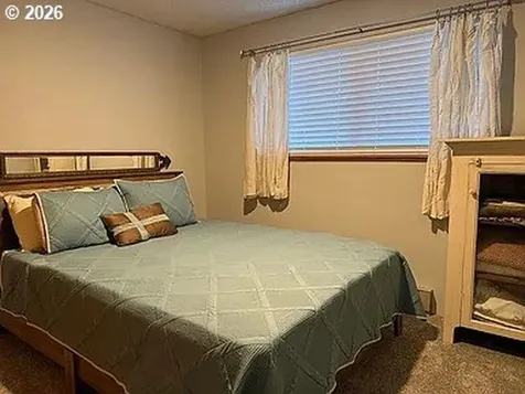 1005 Maple Street Myrtle Point OR 97458