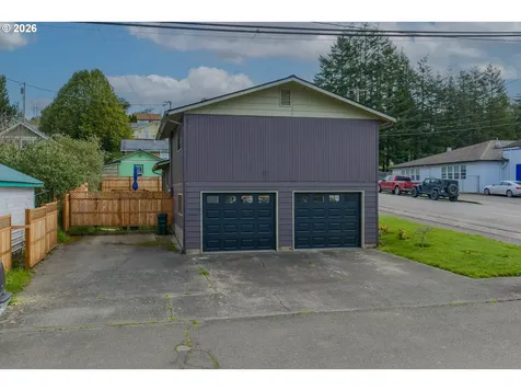 1005 Maple Street Myrtle Point OR 97458