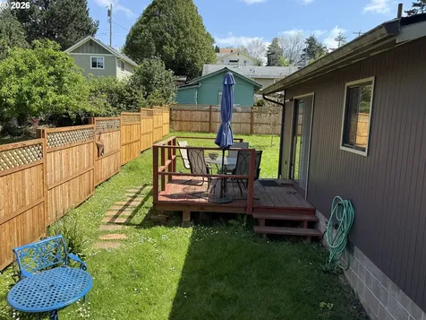 1005 Maple Street Myrtle Point OR 97458