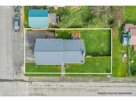 1005 Maple Street Myrtle Point OR 97458