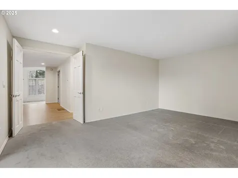 8420 NW Copeland Street Portland OR 97229