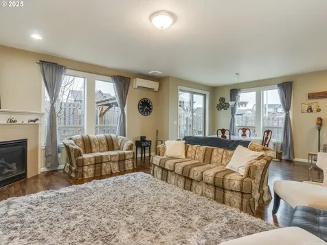 907 Julie Lane Molalla OR 97038