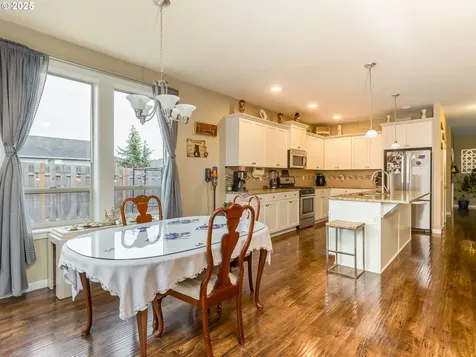 907 Julie Lane Molalla OR 97038