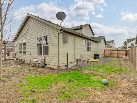 907 Julie Lane Molalla OR 97038