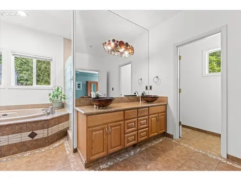 12431 SW 55th Place Portland OR 97219