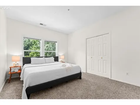 12431 SW 55th Place Portland OR 97219