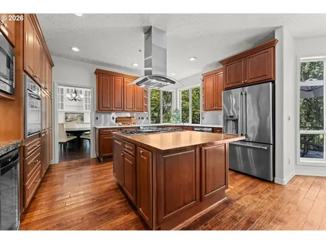 12431 SW 55th Place Portland OR 97219