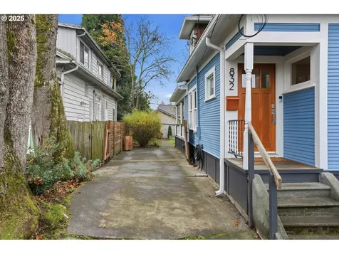 832 N Emerson Street Portland OR 97217