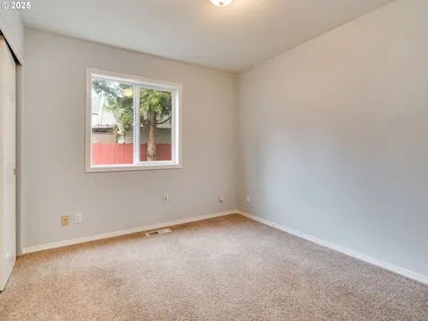 5914 NE 106th Way Vancouver WA 98686