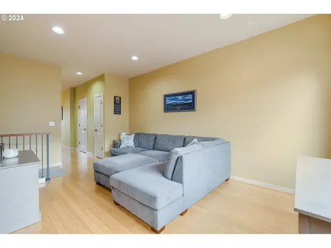 3412 SW Moss Street Portland OR 97219
