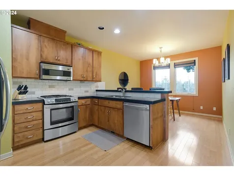 3412 SW Moss Street Portland OR 97219