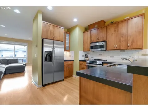 3412 SW Moss Street Portland OR 97219