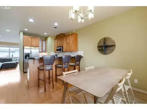 3412 SW Moss Street Portland OR 97219