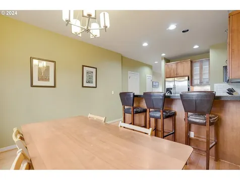 3412 SW Moss Street Portland OR 97219