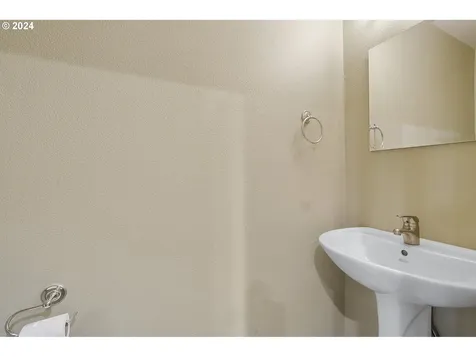 3412 SW Moss Street Portland OR 97219