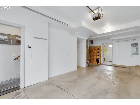 3412 SW Moss Street Portland OR 97219