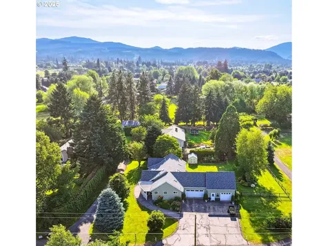 886 Alameda Road Hood River OR 97031
