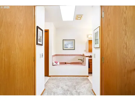886 Alameda Road Hood River OR 97031