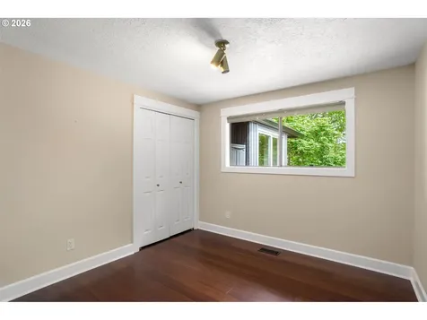 11348 SW Ironwood Loop Portland OR 97223