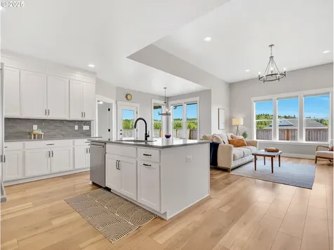 1155 SE Bugle Avenue Warrenton OR 97146