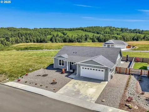 1155 SE Bugle Avenue Warrenton OR 97146