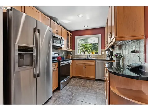 900 NE 125th Avenue Portland OR 97230