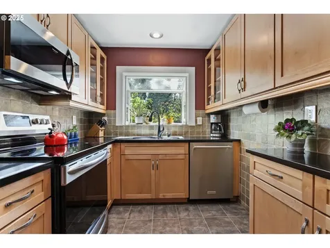900 NE 125th Avenue Portland OR 97230