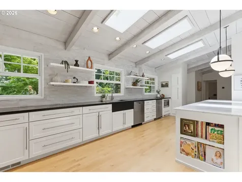 1051 Sunningdale Road Lake Oswego OR 97034