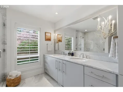1051 Sunningdale Road Lake Oswego OR 97034