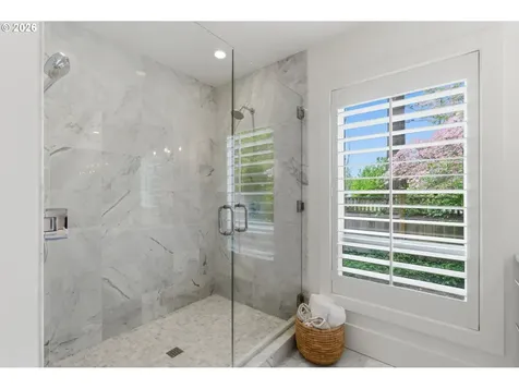 1051 Sunningdale Road Lake Oswego OR 97034