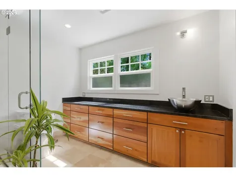 1051 Sunningdale Road Lake Oswego OR 97034