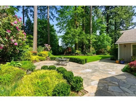 1051 Sunningdale Road Lake Oswego OR 97034