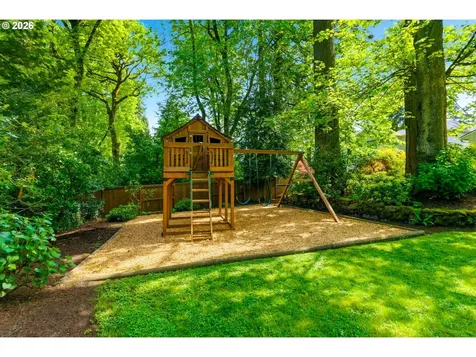 1051 Sunningdale Road Lake Oswego OR 97034