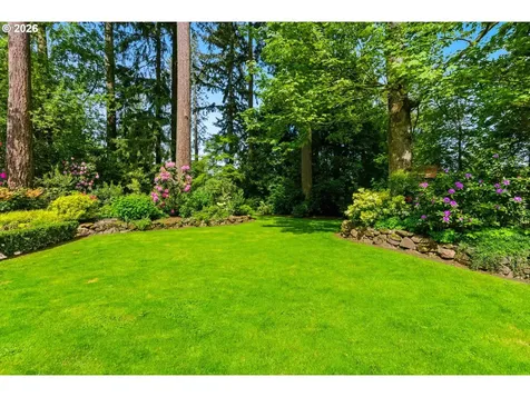 1051 Sunningdale Road Lake Oswego OR 97034