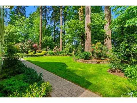 1051 Sunningdale Road Lake Oswego OR 97034