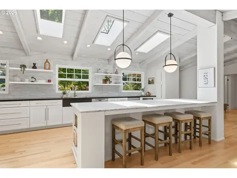 1051 Sunningdale Road Lake Oswego OR 97034