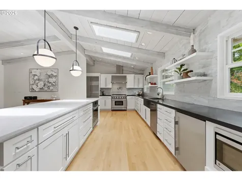 1051 Sunningdale Road Lake Oswego OR 97034