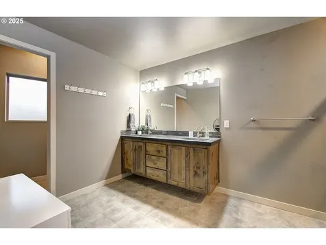 12317 NE 116th Street Vancouver WA 98682