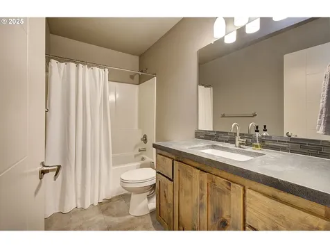 12317 NE 116th Street Vancouver WA 98682