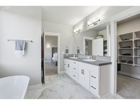 9000 SE Stillwater Lane Happy Valley OR 97086