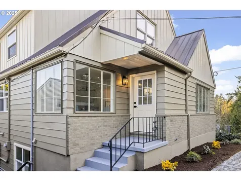 3412 SW 13th Avenue Portland OR 97239