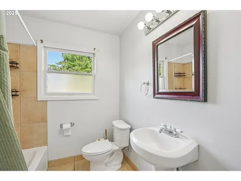 4801 NE 42nd Avenue Portland OR 97218