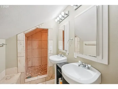 4801 NE 42nd Avenue Portland OR 97218