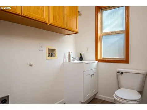 1093 NW Vista Way Mcminnville OR 97128