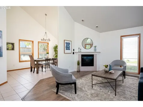 1093 NW Vista Way Mcminnville OR 97128