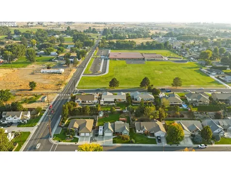 990 E Hurlburt Avenue Hermiston OR 97838