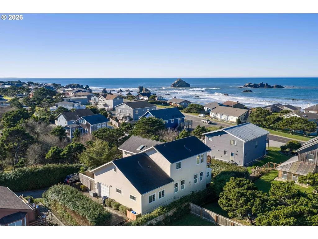 1240 Newport Avenue SW Bandon OR 97411