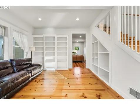 1240 Newport Avenue SW Bandon OR 97411