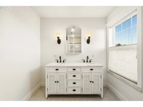 1240 Newport Avenue SW Bandon OR 97411